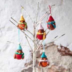 Namaste Mini Felt Robin Decorations, Set of 5