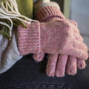 National Trust Pink Knitted Gloves