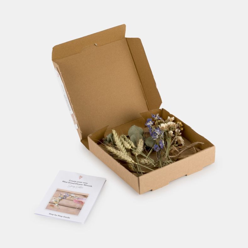 Lynn South Farm Dried Flower Wreath Kit