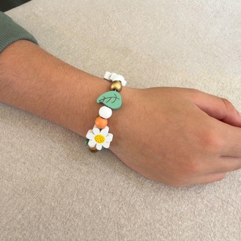 Make Your Own Bracelet, Daisies