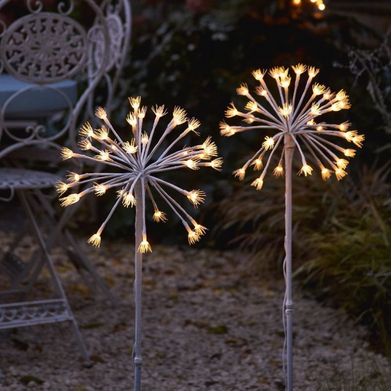 White Wild Fennel Solar Light